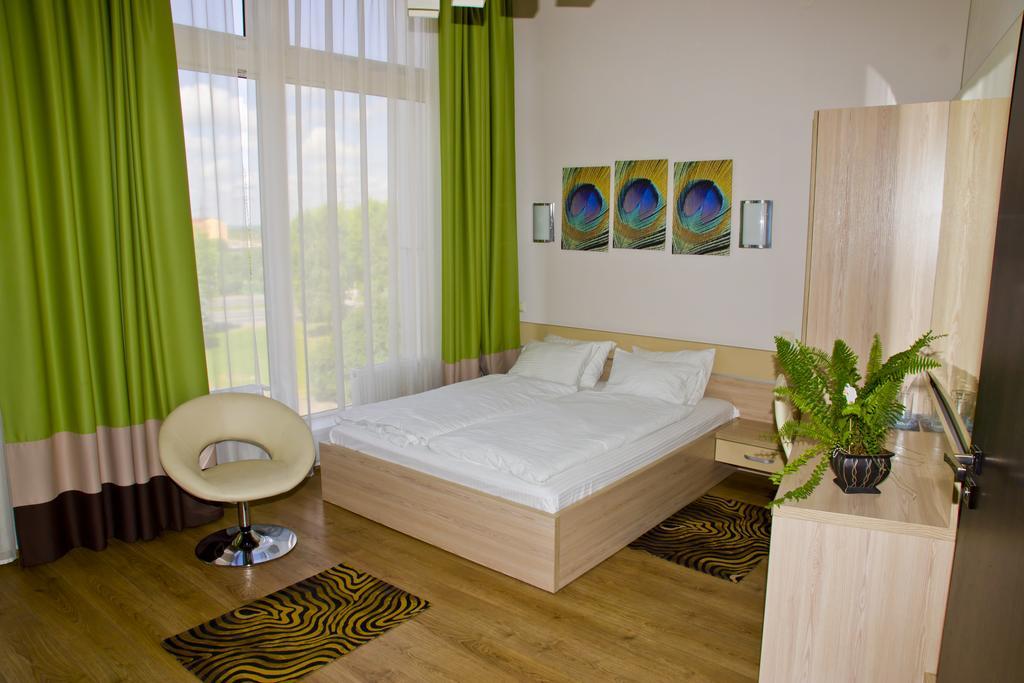 Hotel Merkuriy Lemberg Zimmer foto